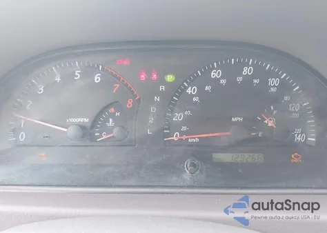 2004 Toyota Camry Le z USA, uszkodzony, nr VIN 4T1BE32K94U928118